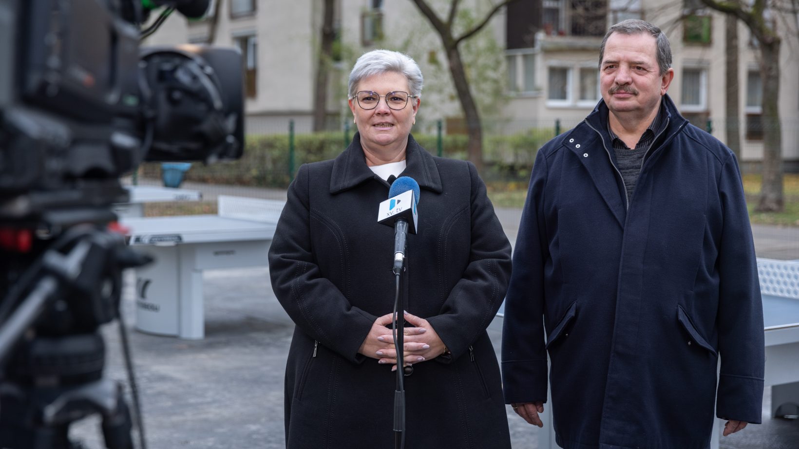 Cserdiné Németh Angéla és Makai Ferenc átadja a Kőrakás park új pingpongasztalait