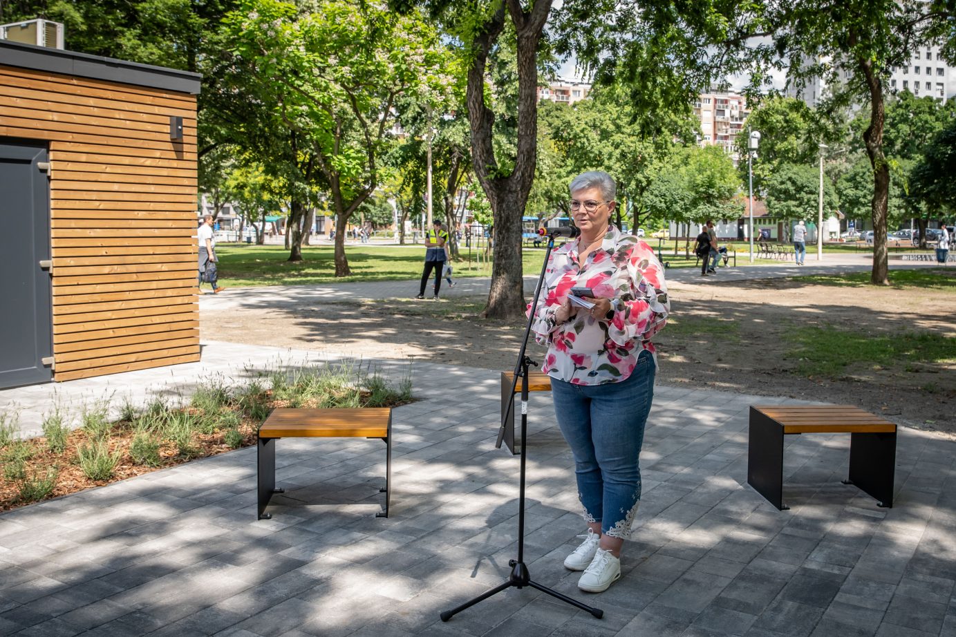 A pavilonok átadása a Fő téren